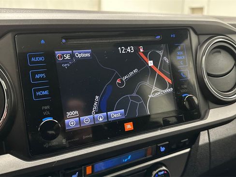 Used 2016 Toyota Tacoma TRD Sport image 22