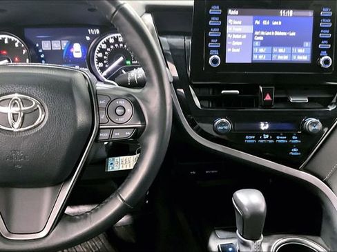 Used 2024 Toyota Camry SE image 12