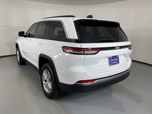 New 2025 Jeep Grand Cherokee Laredo X w/ Luxury Tech Group I AWD/4WD image 6