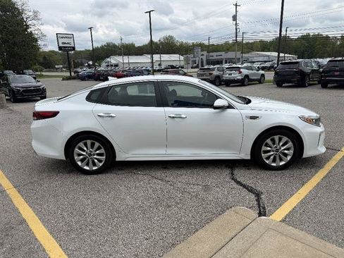 Used 2018 Kia Optima S FWD image 8