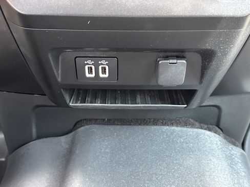 Used 2019 Ford F150 XLT w/ Equipment Group 302A Luxury AWD/4WD image 26