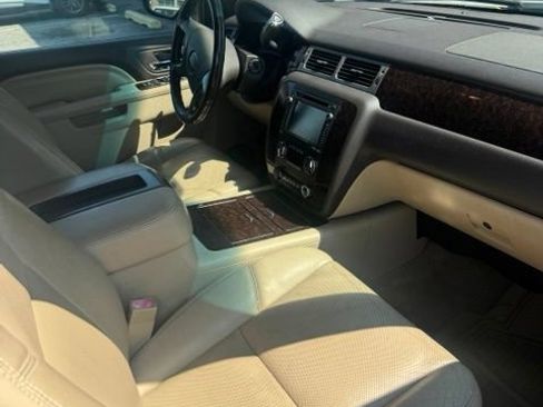 Used 2013 GMC Yukon XL Denali RWD image 10