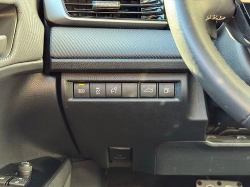 Certified 2025 Toyota Camry SE image 33