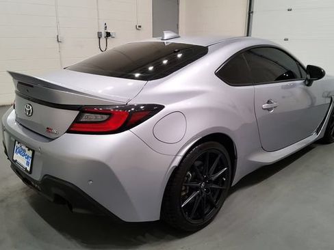 Used 2022 Toyota GR86 Premium RWD image 5