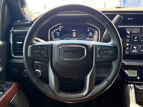 Used 2024 GMC Sierra 3500 Denali Ultimate AWD/4WD image 15