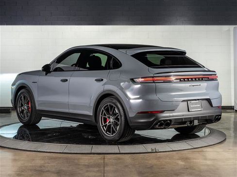 Certified 2026 Porsche Cayenne S image 3