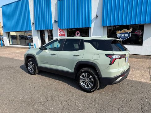 Used 2026 Chevrolet Equinox LT AWD/4WD image 16