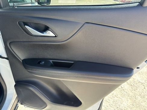 Used 2025 Chevrolet Blazer LT image 22