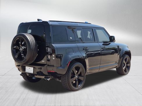 Used 2022 Land Rover Defender 110 V8 AWD/4WD image 5