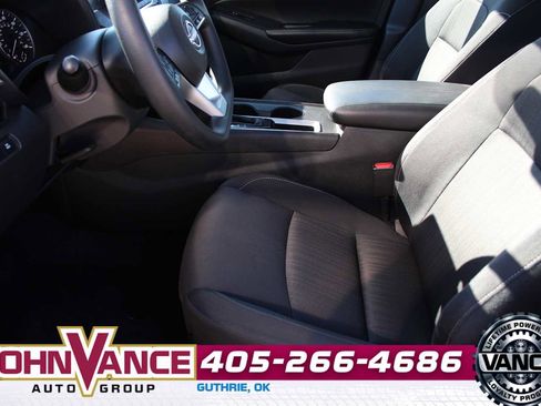 Used 2025 Nissan Altima 2.5 SV image 22