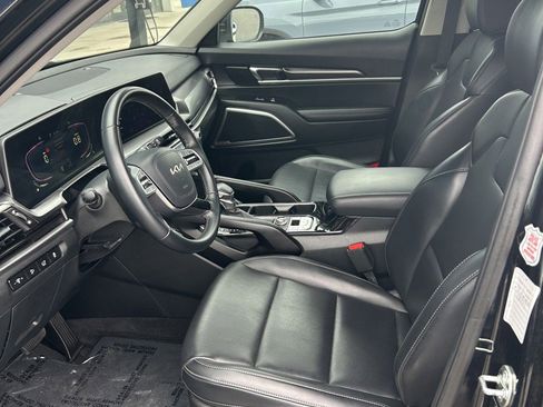 Used 2025 Kia Telluride S AWD/4WD image 13