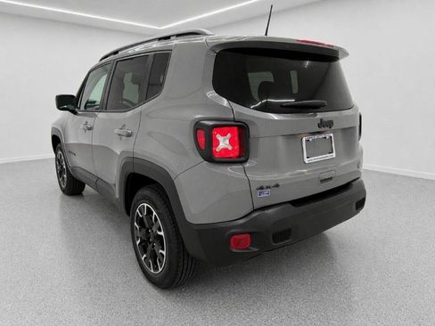Used 2023 Jeep Renegade Latitude AWD/4WD image 5