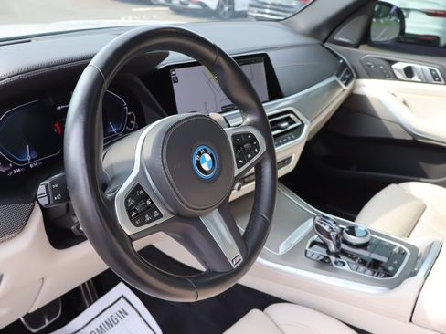 Used 2022 BMW X5 xDrive45e w/ M Sport Package AWD/4WD image 11