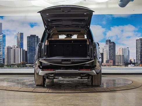 New 2026 Land Rover Range Rover SE image 12
