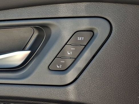 Used 2024 Nissan Ariya FWD image 27