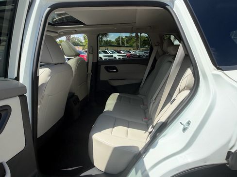 Certified 2023 Nissan Rogue SV w/ SV Premium B Package FWD image 11