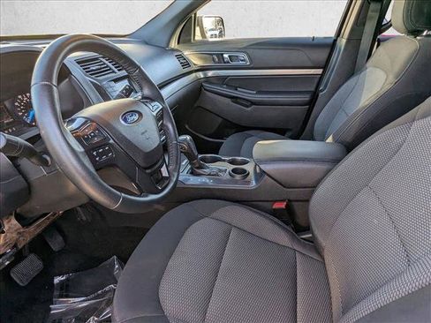 Used 2018 Ford Explorer XLT image 16