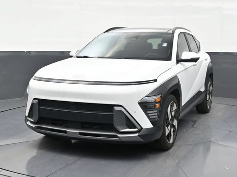 Used 2024 Hyundai Kona Limited FWD image 8