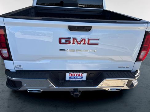New 2026 GMC Sierra 1500 SLE w/ X31 Off-Road Package AWD/4WD image 5
