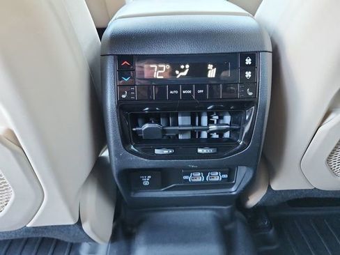 Used 2023 Jeep Grand Cherokee L Limited w/ Luxury Tech Group II image 23