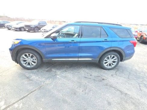 Used 2020 Ford Explorer XLT w/ Equipment Group 202A image 17