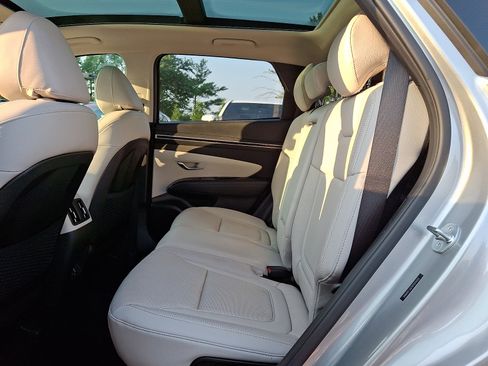 Certified 2023 Hyundai Tucson Limited AWD/4WD image 10