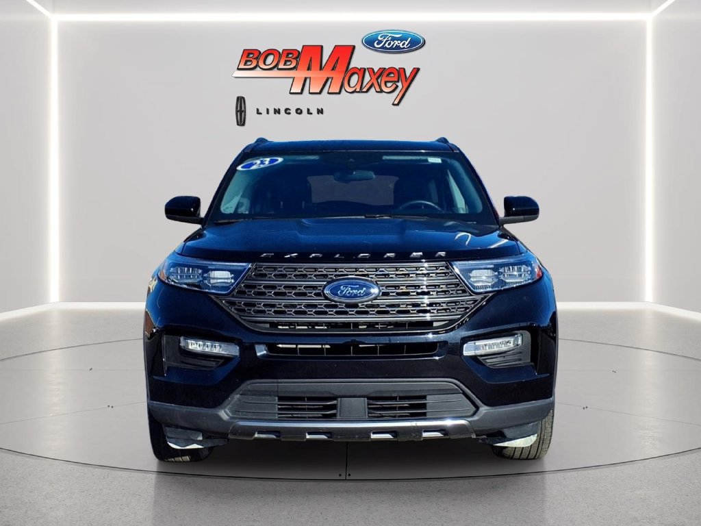 Used 2023 Ford Explorer XLT w/ Equipment Group 202A AWD/4WD image 2