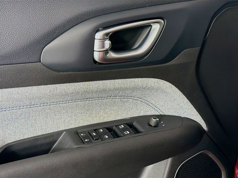 Used 2024 Jeep Compass Latitude w/ Convenience Group image 19