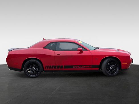 Used 2016 Dodge Challenger R/T Plus image 3