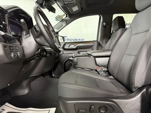Used 2025 Chevrolet Silverado 1500 LT image 12