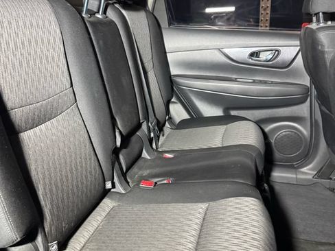Used 2017 Nissan Rogue S AWD/4WD image 10
