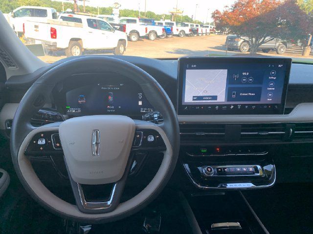Used 2024 Lincoln Corsair Grand Touring AWD/4WD image 15