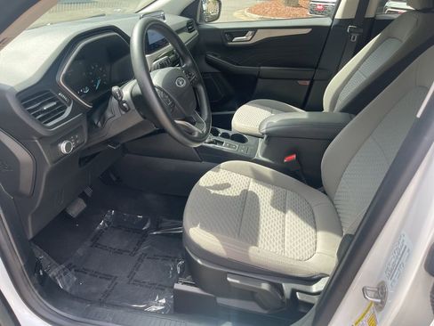 Used 2021 Ford Escape SE image 25
