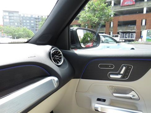 Used 2026 Mercedes-Benz GLB 250 4MATIC image 15