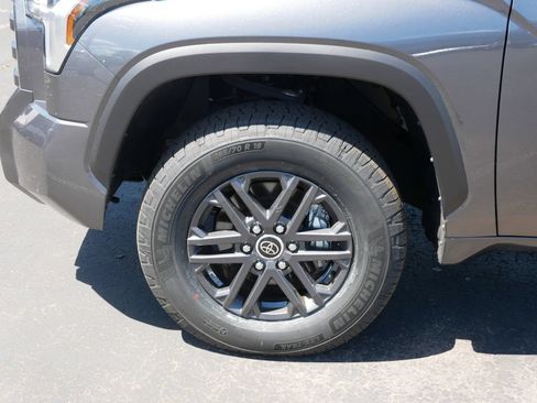 Used 2024 Toyota Tundra SR5 w/ SR5 Convenience Package AWD/4WD image 8