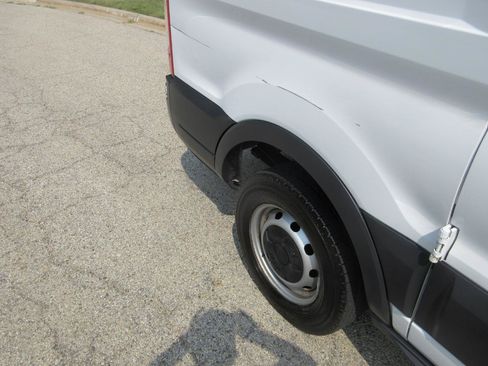 Used 2018 Ford Transit 150 130 Low Roof RWD image 21