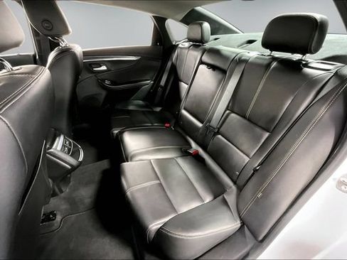 Used 2016 Chevrolet Impala LT w/ Leather Package FWD image 20