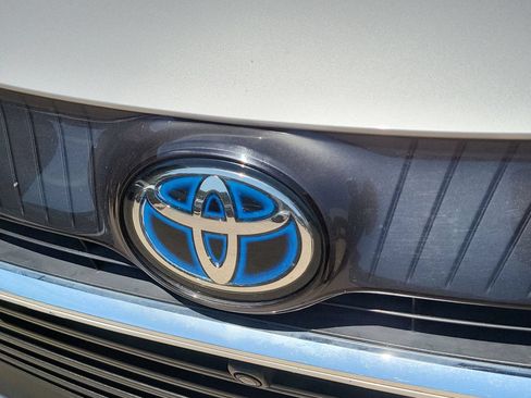 Used 2021 Toyota Venza Limited AWD/4WD image 30