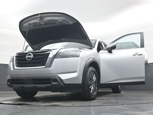 Used 2024 Nissan Pathfinder SV FWD image 41