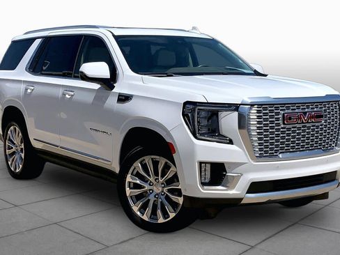 Used 2023 GMC Yukon Denali w/ Advanced Technology Package AWD/4WD image 3