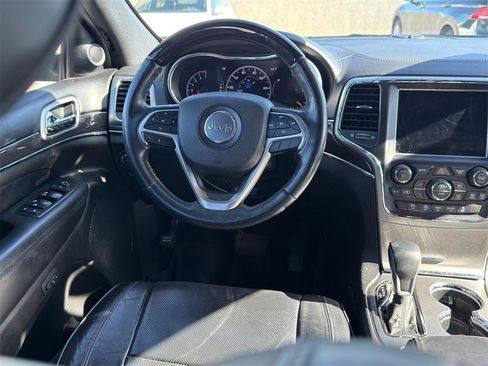 Used 2018 Jeep Grand Cherokee Overland image 22