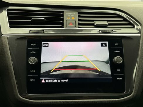 Used 2024 Volkswagen Tiguan SE R-Line image 15