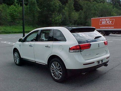 Used 2013 Lincoln MKX AWD image 31