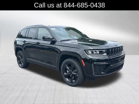 New 2026 Jeep Grand Cherokee Limited w/ Limited Altitude Package AWD/4WD image 3