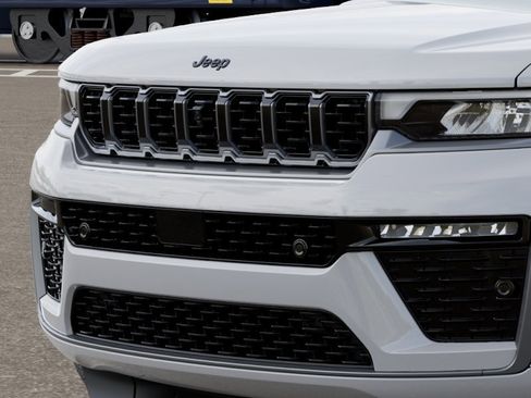 New 2026 Jeep Grand Cherokee L Summit AWD/4WD image 32