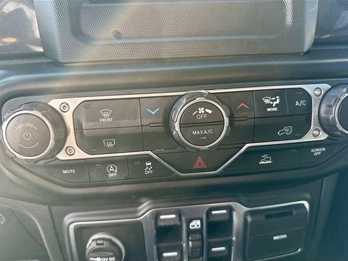 Used 2022 Jeep Wrangler Unlimited Sport image 15