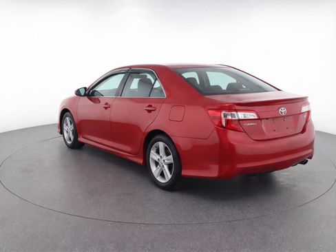 Used 2014 Toyota Camry SE w/ Fleet Convenience Package image 3