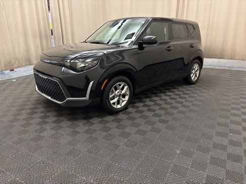 Used 2023 Kia Soul LX w/ LX Technology Package image 1