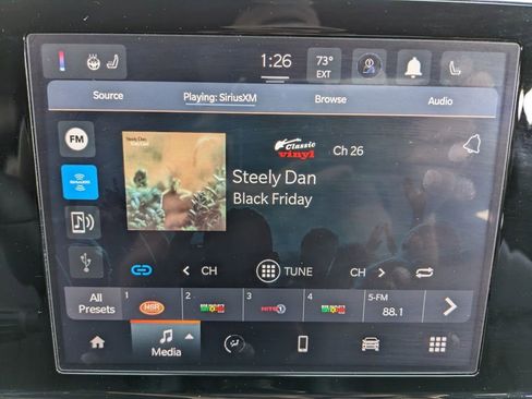 Certified 2025 Jeep Compass Latitude image 30