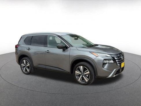 Used 2026 Nissan Rogue SL FWD image 2